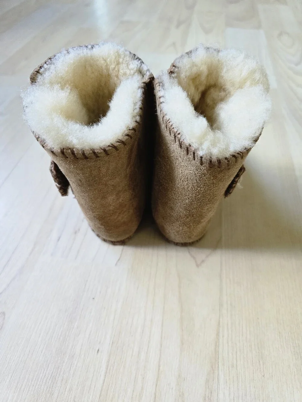 Ugg Baby/Toddler Boots Size Medium (4/5)